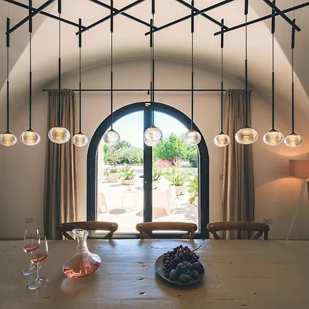 Helloapulia - Masseria Minetta - Infinity Saltwater Pool & Scenic View * Cisternino