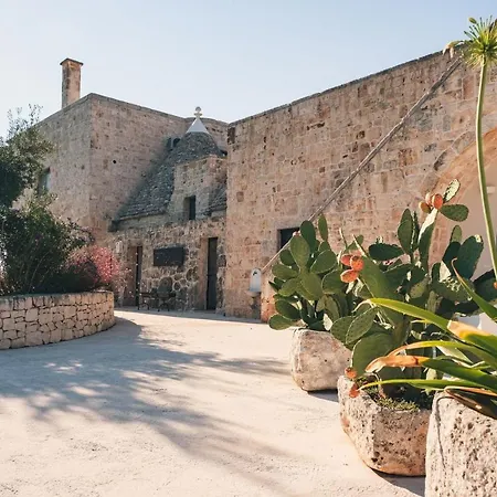 Helloapulia - Masseria Minetta - Infinity Saltwater Pool & Scenic View Villa *