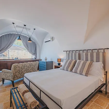 Helloapulia - Masseria Minetta, Scenic Escape - Pet Friendly Чистернино